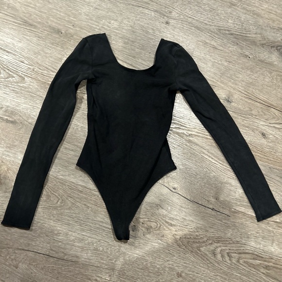 Babaton - Picture 3 of 3